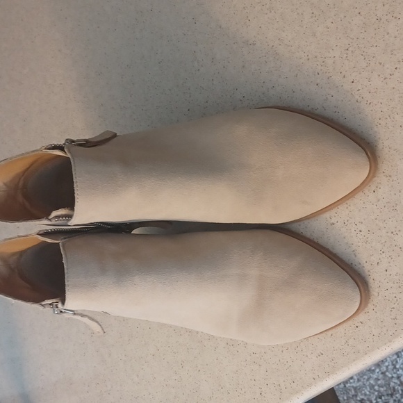 Heeled Boots - Picture 3 of 7